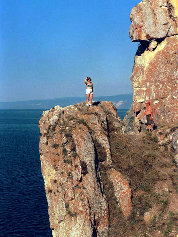 Аня на скале