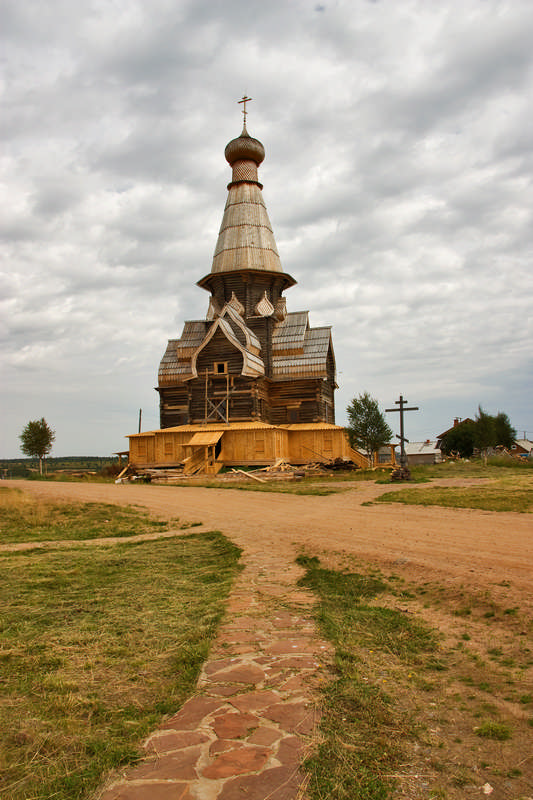 Церковь и колокольня